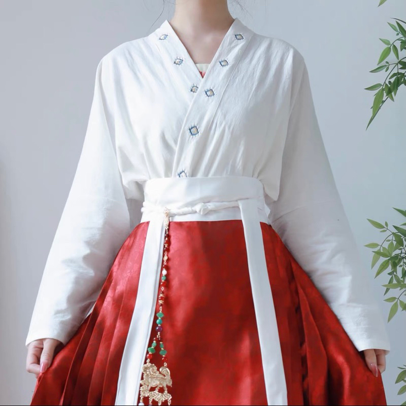 預購*中華風宋制暗紋緹花改良漢服馬面裙+交叉領長袖上衣漢元素