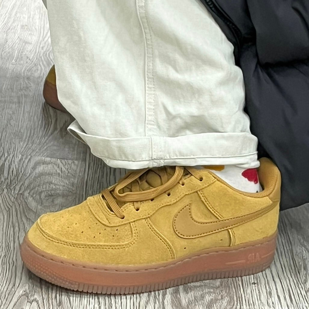 Nike air force deals 1 07 mineral yellow