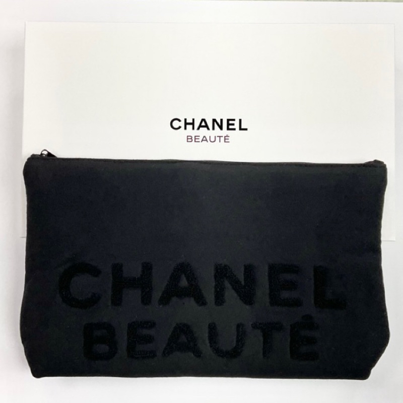 Chanel discount beauty clutch