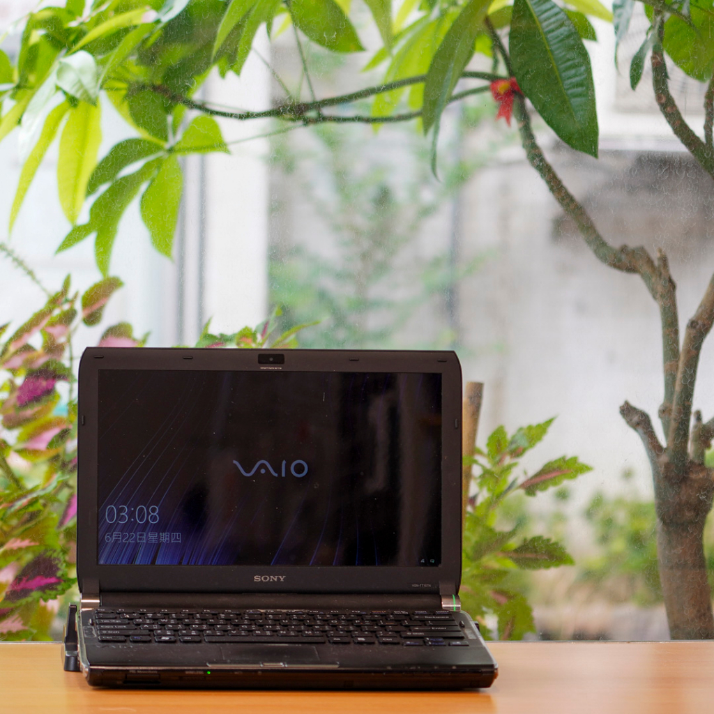 Sony VAIO VGN-TT15TN 台灣版+ VGP-TRTT1專用底座- 中古品| 蝦皮購物