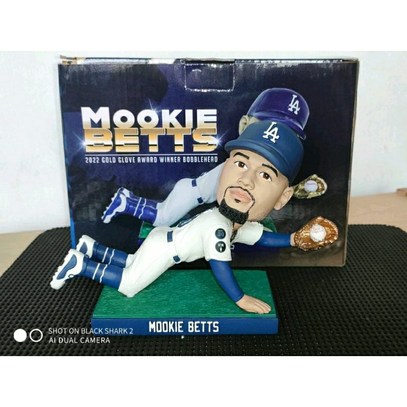 Mookie Betts Los Angeles Dodgers 2022 Gold Glove Bobblehead FOCO