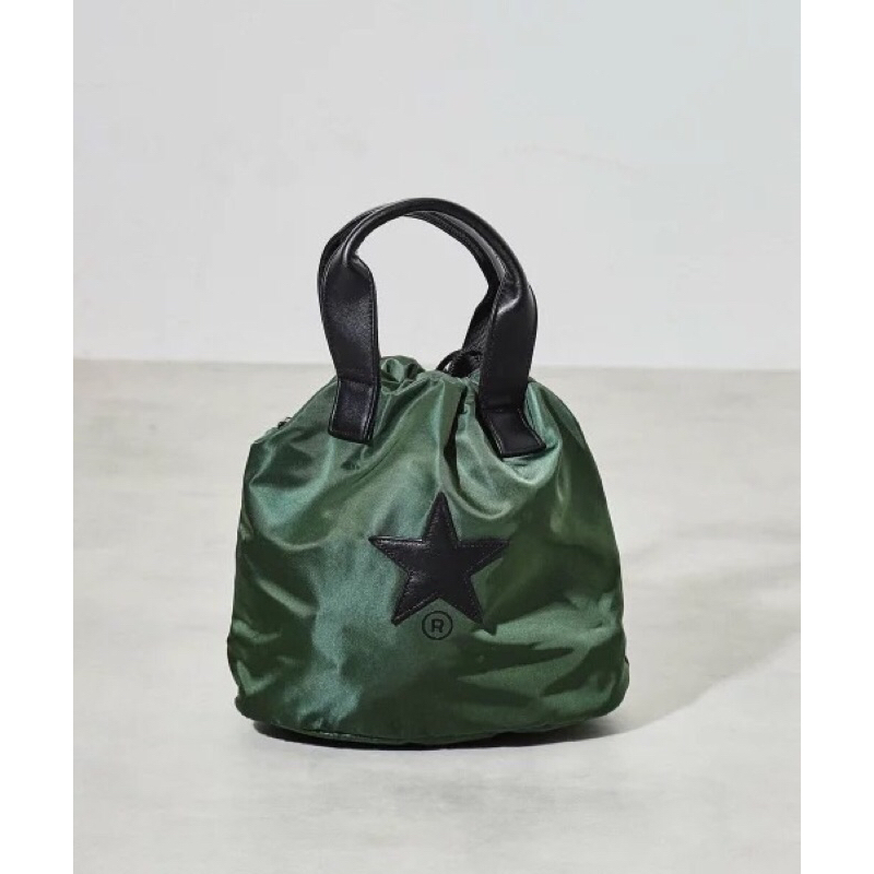 CONVERSE 　SATIN BALLOON BAG Converse Tokyo Satin Balloon Bag 亮面氣球包| 蝦皮購物
