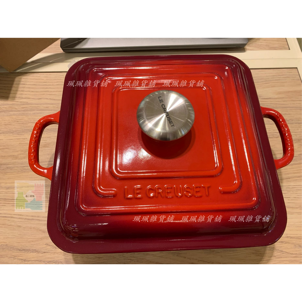 【珮珮雜貨舖】全新《le Creuset》典藏琺瑯鑄鐵方鍋24cm 櫻桃紅 鋼頭 內鍋白 台灣公司貨 蝦皮購物 3334