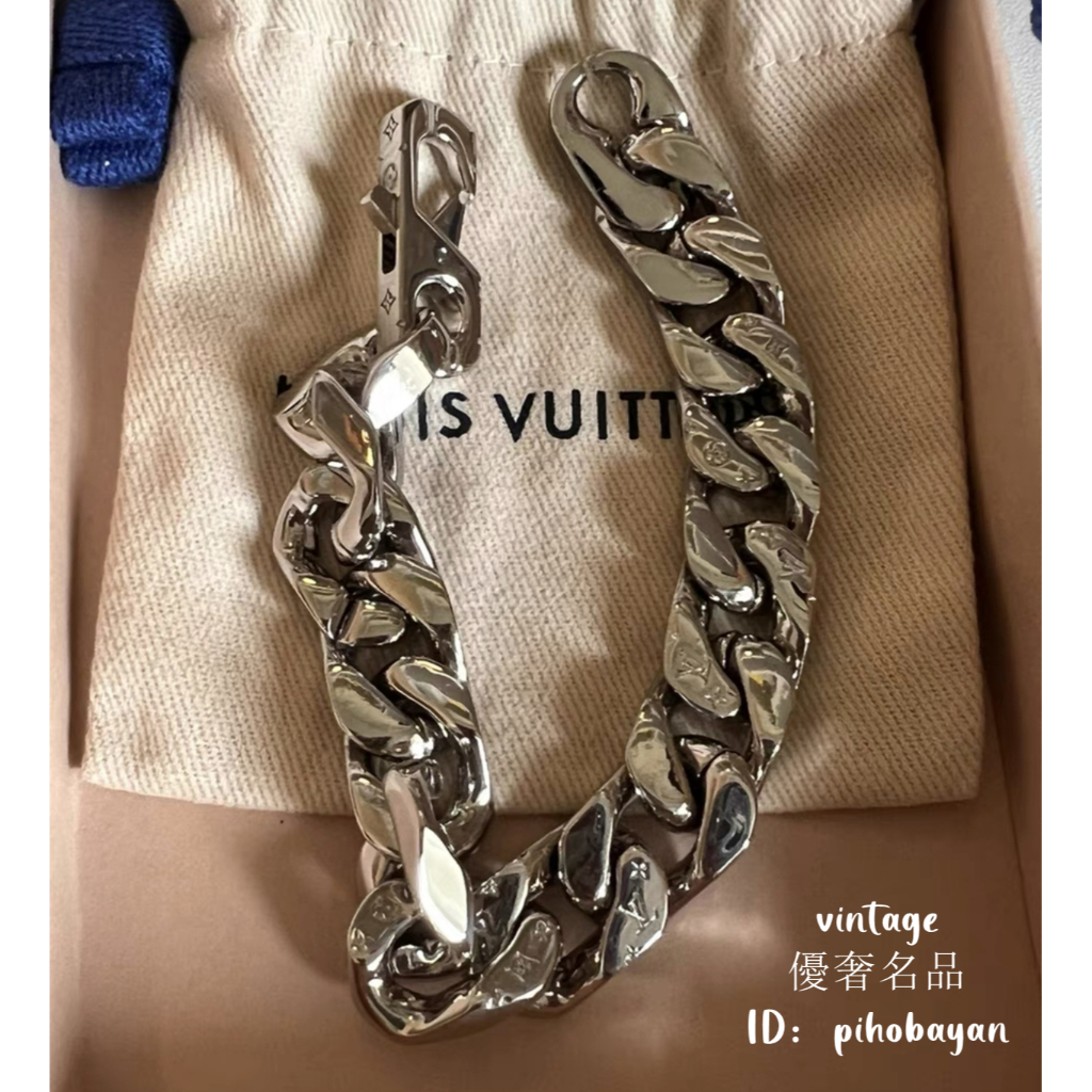 Shop Louis Vuitton MONOGRAM Lv chain links bracelet (M69989, M69988) by  JOY＋