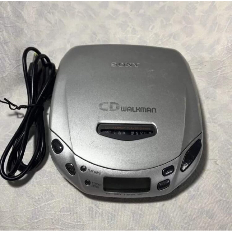 オープニングセール】 完動品 美品 SONY CD WALKMAN D-E404 ポータブル