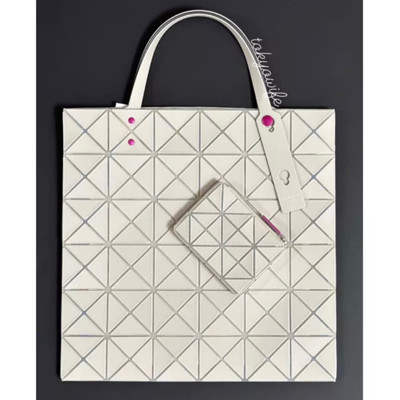 全新轉賣三宅一生ISSEY MIYAKE 2023 三月限定bao bao 霧面磨砂彩霜米