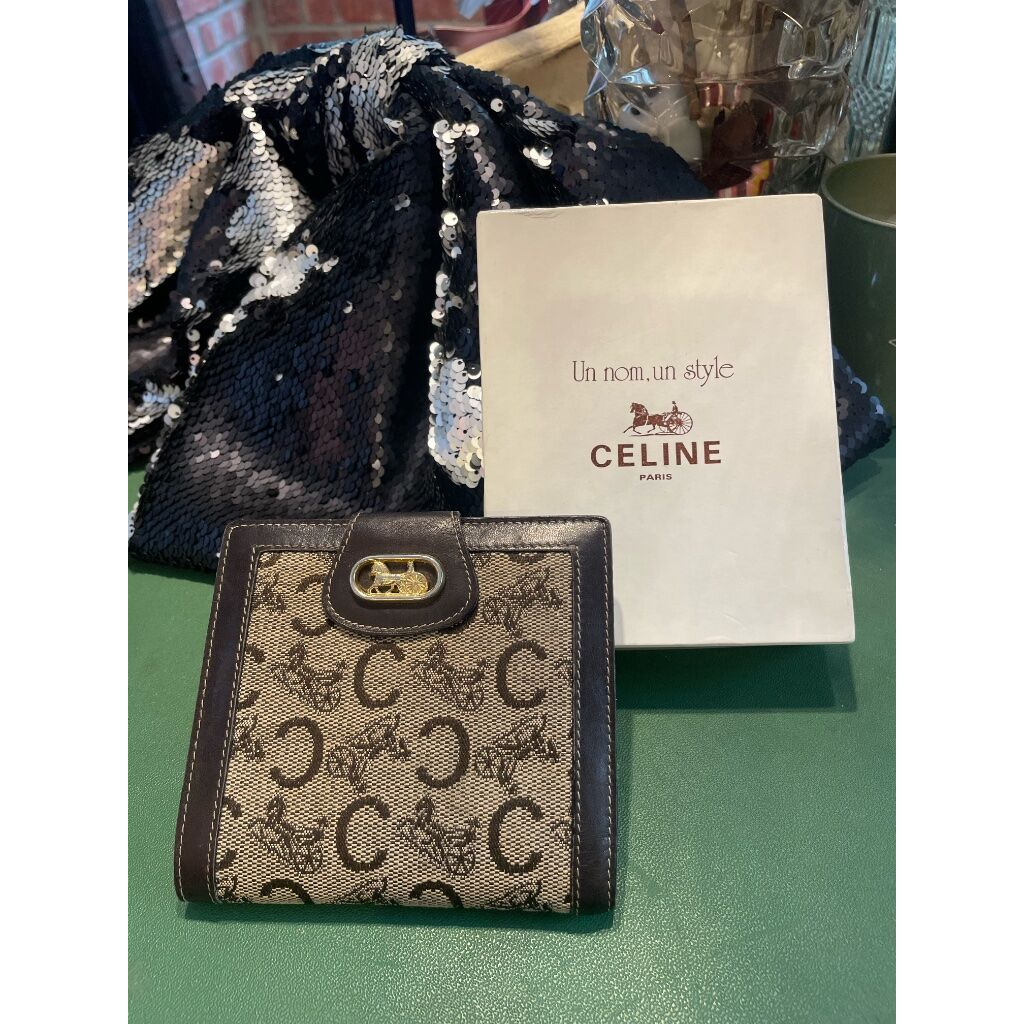 vintage CELINE 古董CELINE monogram 馬車金釦C字馬車咖啡色短夾 有盒 | 蝦皮購物