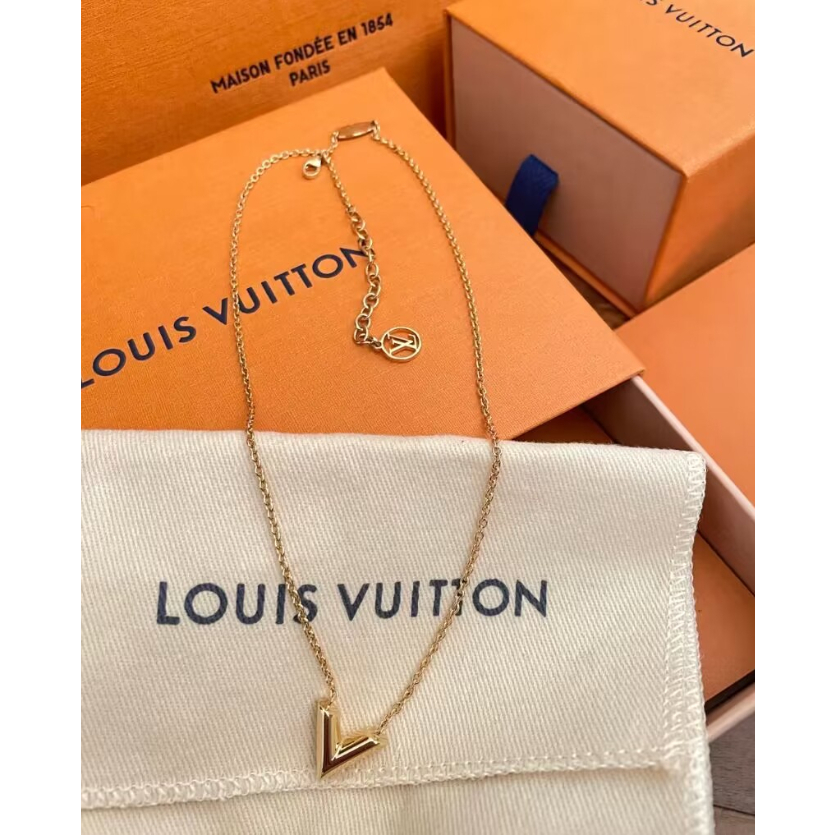 Shop Louis Vuitton V Essential v supple necklace (M63197, M00857) by  mariposaz