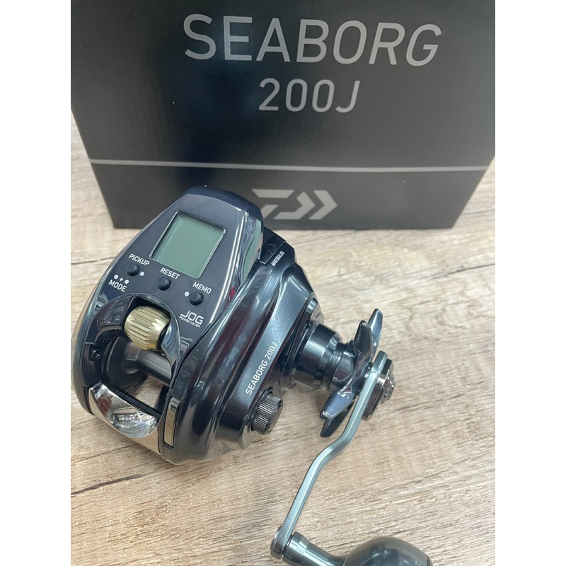 頭份漁友釣具》Daiwa 22' SEABORG 200J 電動捲線器| 蝦皮購物