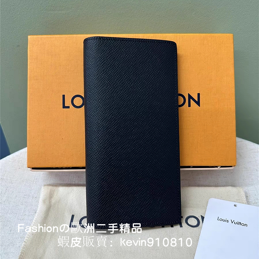 Louis Vuitton TAIGA Folding Wallets (M30295) in 2023