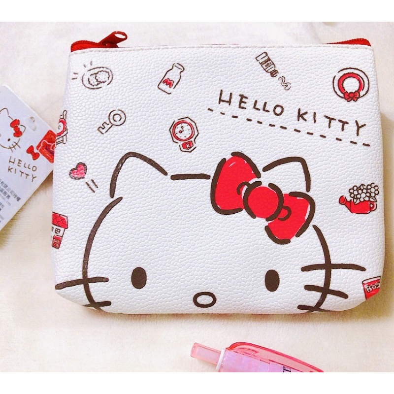 Hello Kitty凱蒂貓附面紙套零錢包 市價$200 | 蝦皮購物