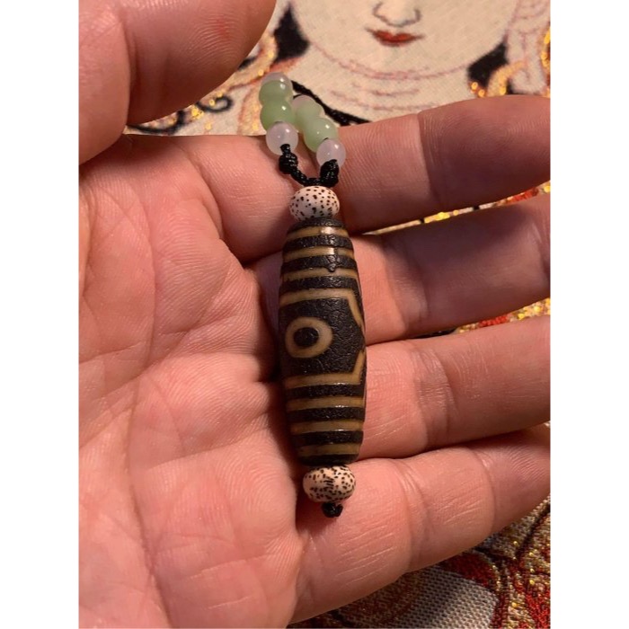 9999大昭寺法供聖品 三眼天珠 西藏三眼天珠 老天珠三眼天珠 大昭寺祈福法供天珠 三眼天珠 財神天珠 老天珠 | 蝦皮購物