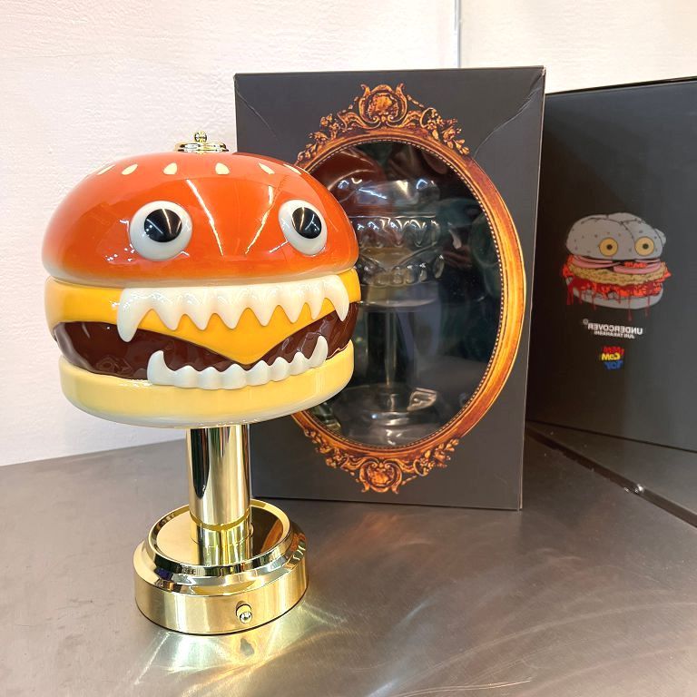 BLACK全新UNDERCOVER x Medicom Toy經典UC漢堡燈HAMBURGER LAMP BLACK全新UNDERCOVER x Medicom Toy經典UC漢堡燈HAMBURGER LAMP