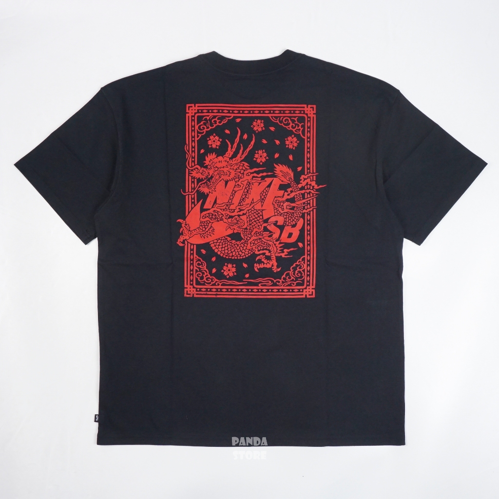 胖達）NIKE SB 新年限定龍年寬鬆短袖短T FQ3720-010 黑100 白男