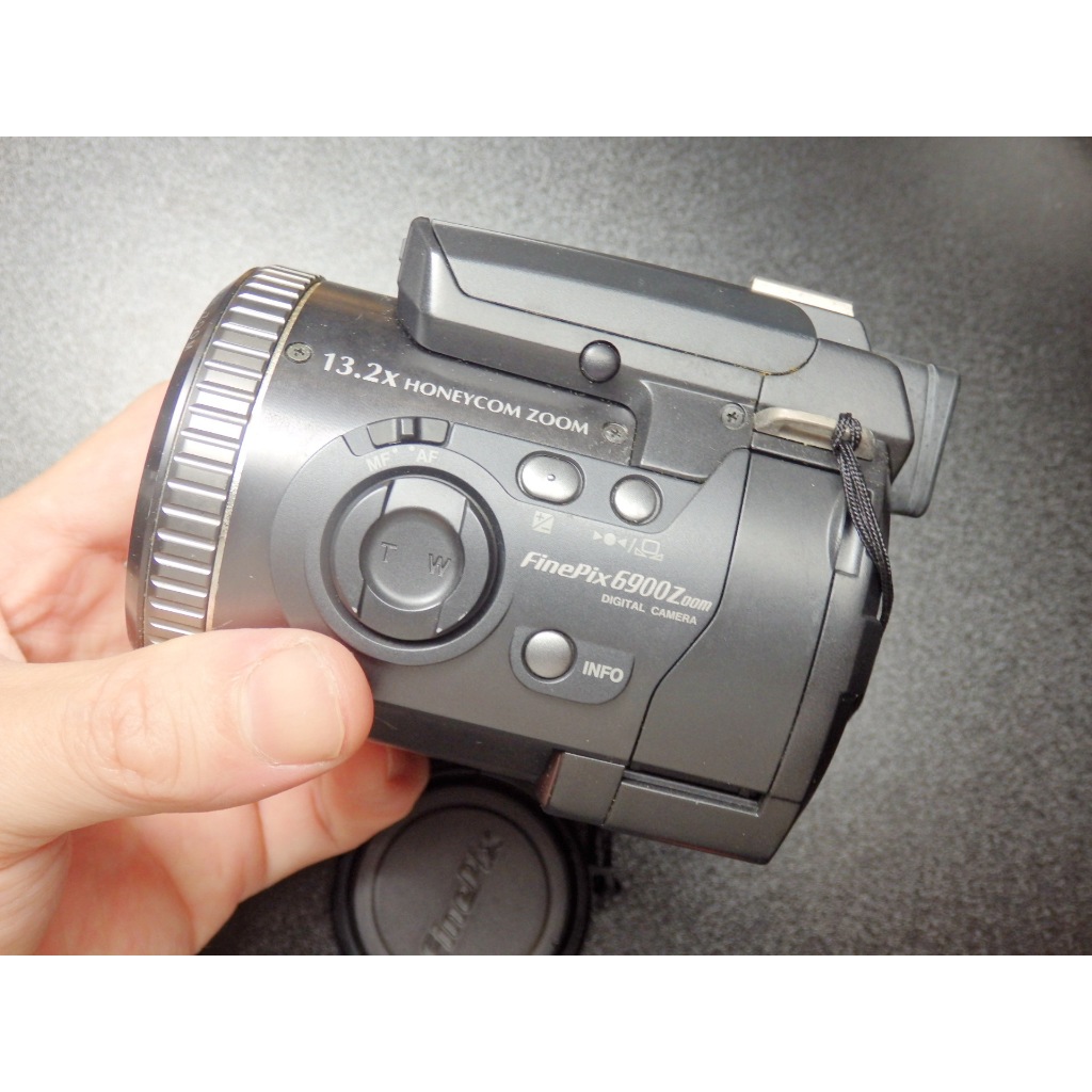 老數位相機>>FUJIFILM FINEPIX 6900Z (super CCD / 六倍光學變焦 老數位相機>>FUJIFILM FINEPIX 6900Z (super CCD / 六倍光學變焦