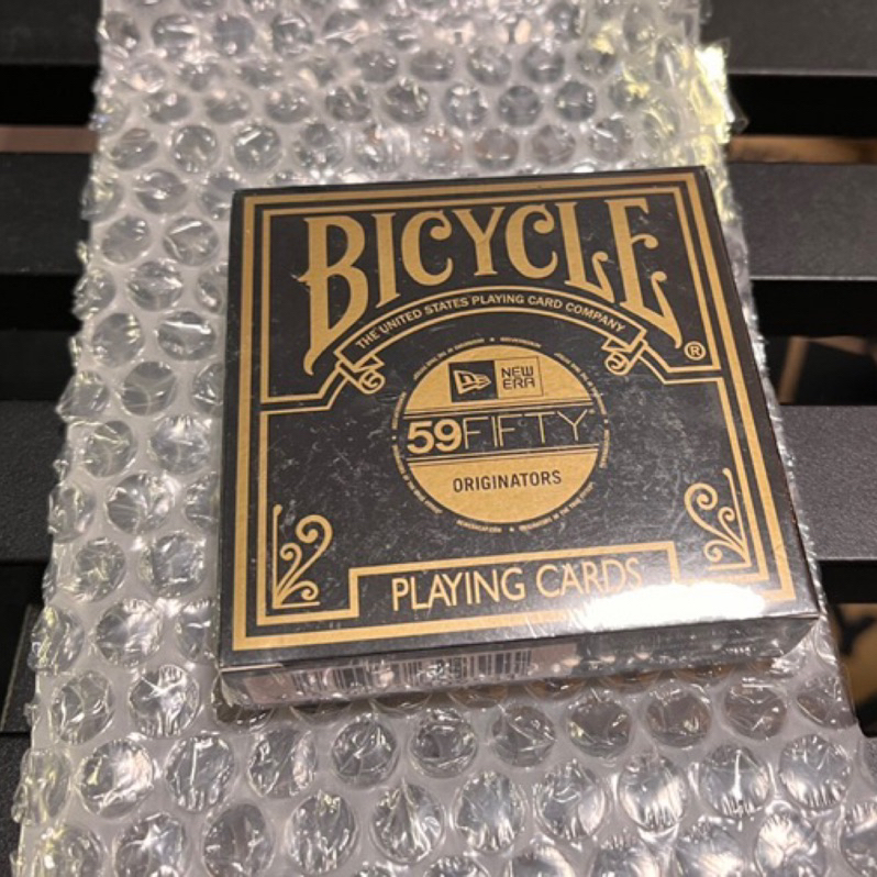 全新New Era 100週年紀念x BICYCLE Playing Cards 圓形撲克牌限量發售| 蝦皮購物