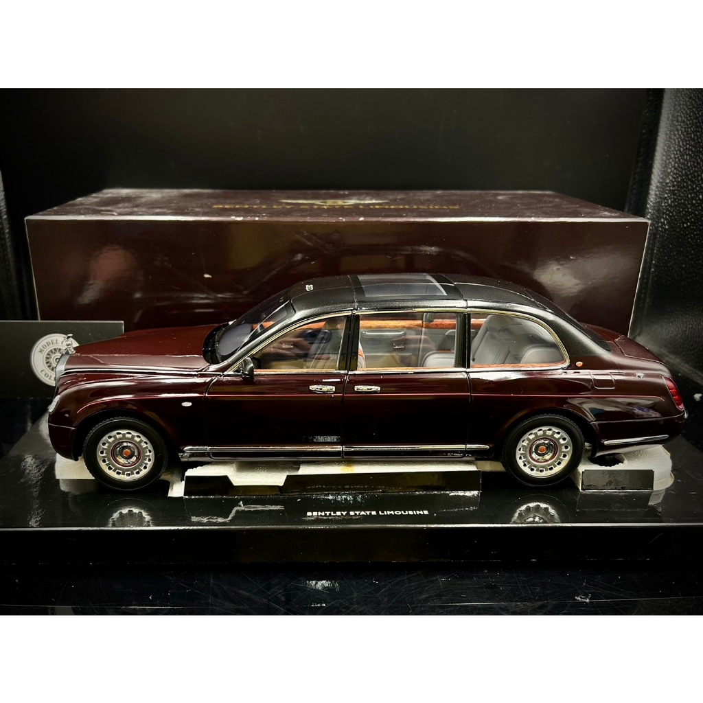 Figurine Reine Elizabeth II Pour Voiture Miniature Bentley Royale State Limousine - Echelle 1:18 - Minichamps