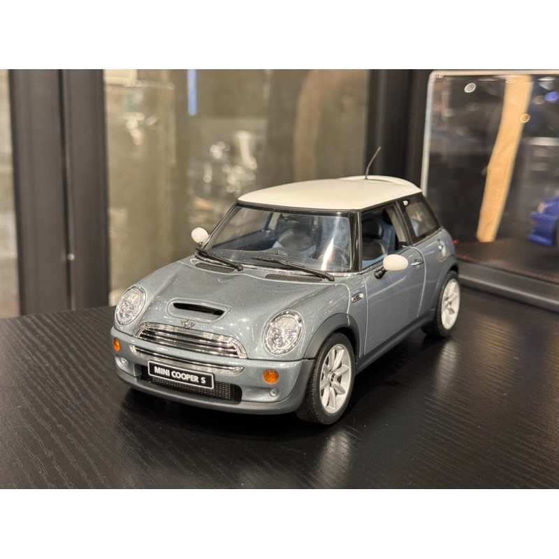 AUTOart 1:18 Mini Cooper S silber / silver metallic Bj. 2006 AA 75007 model  car 75007 674110750072