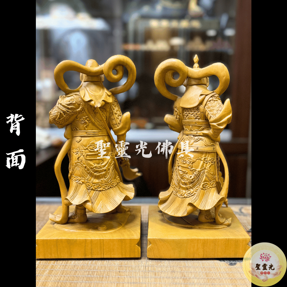 聖靈光佛具】8寸8 韋馱伽藍護法尊者菩薩(兩尊一套不拆) / 樟木手工雕刻