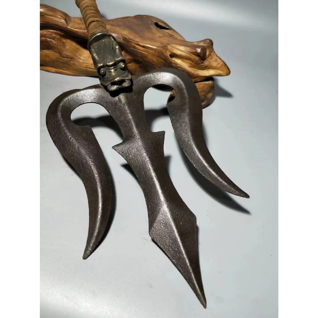 龍頭，古銅製，時代物，緣起物，重約2300克 龍頭，古銅製，時代物，緣起物，重約2300克