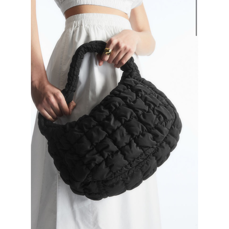 *預購* COS 雲朵包小款Quilted Mini Bag ☁️ 黑色Jennie款 | 蝦皮購物