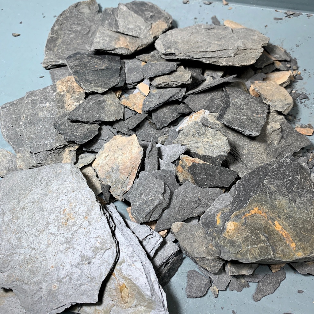 (現貨少量補) 手鑿 頁岩 介質 嚴選 鋪面石 化妝石 片岩 風化石 岩石 園藝土壤 塊根鋪面石 龍舌蘭鋪面 | 蝦皮購物