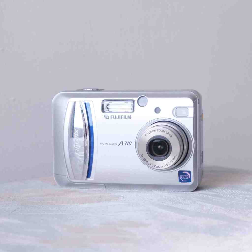 FUJFILM 荒々し FinePix A310(ジャンク品)