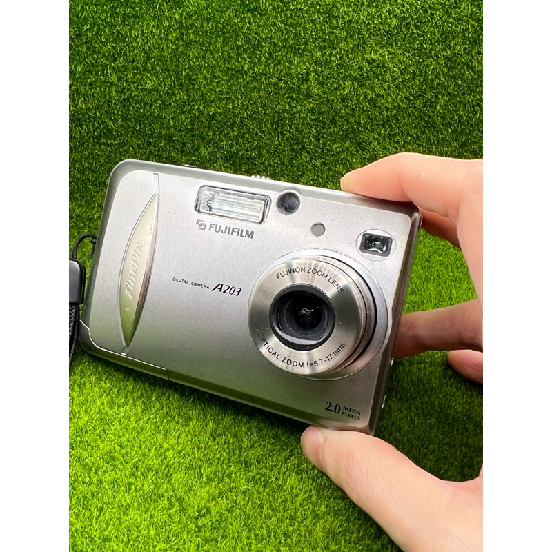 デジカメ　富士フイルム　a203 フジフィルム　fine pix a203 Fujifilm FinePix A203 digital camera compact 2.0 Mpx retro device
