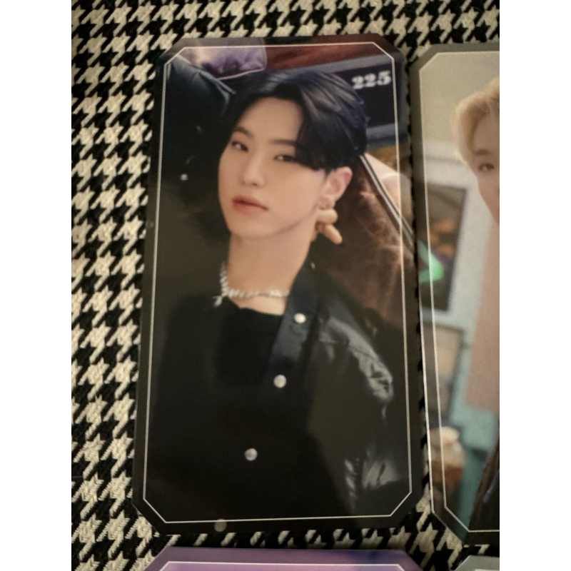 レア SEVENTEEN CAFE セブチ 缶バッジ ジュン 文俊辉 徽章 吧唧 【公式