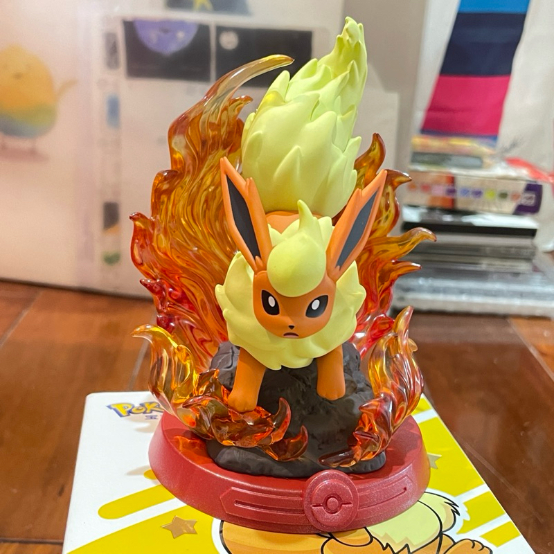 寶可夢Pokemon冒險吧！伊布！伊布進化—火伊布完整背景盒玩 | 蝦皮購物
