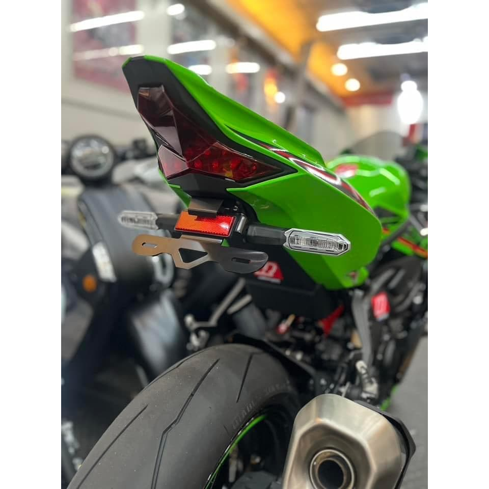 93 MOTO】 鬍鬚牌Kawasaki ZX4RR ZX-4RR 固定式後牌架短牌架短牌翹牌