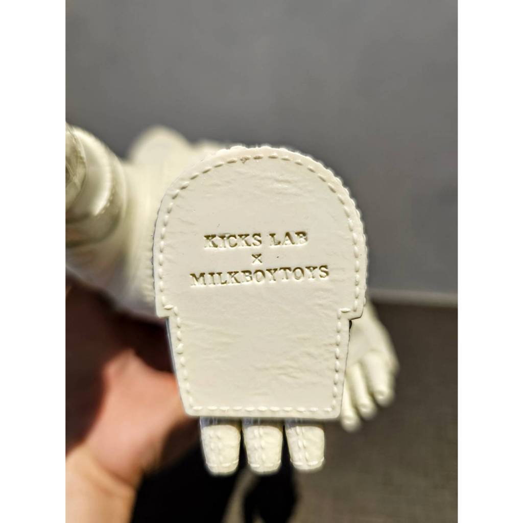 找玩具】日本製限量60体KICKS LAB. X MILKBOY TOYS 大怪獸ZUKK