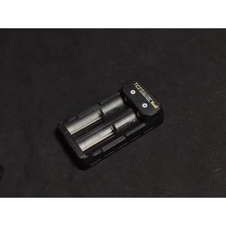 虎大工業 3 in 1 充電器（バッテリー4本、アダプタ2本付） 虎大工業 3 in 1 充電器（バッテリー4本、アダプタ2本付）