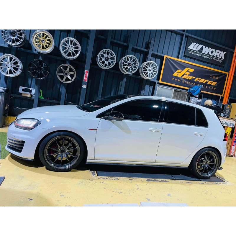 Mat25 5/112 golf 7.6 KG 18吋 璇壓 鋁圈 熱熔胎 輪胎 RE71RS 雷登 R23 | 蝦皮購物