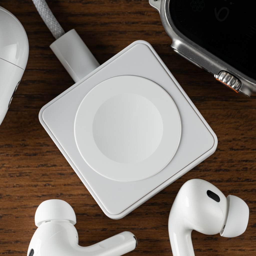 iFory Apple Watch MFi 認證Lightning USB-C 無線AirPods Pro 充電器