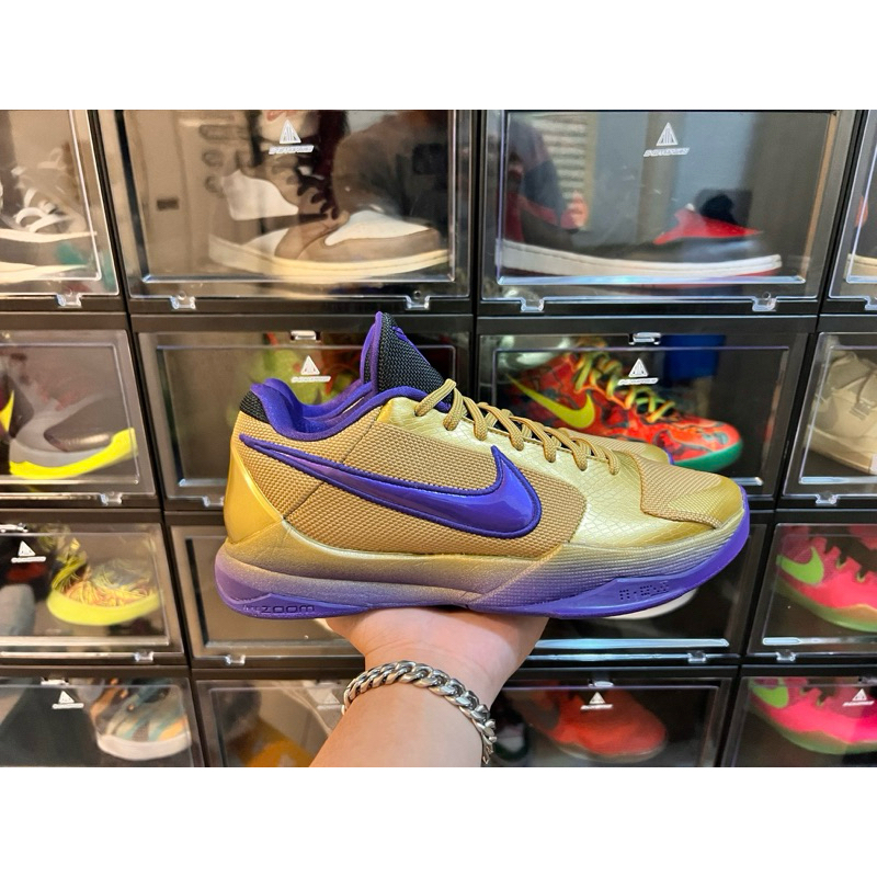 Kobe hot sale undefeated shoes