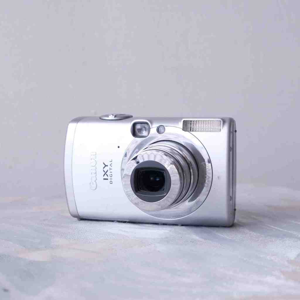 Canon IXY DIGITAL 810 is ( IXUS 950 is) 早期CCD 數位相機 Canon IXY DIGITAL 810 is ( IXUS 950 is) 早期CCD 數位相機