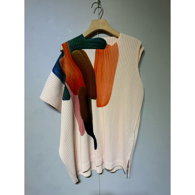 Homme Plisse RB Drawing Stole in Green x Purple main image 1
