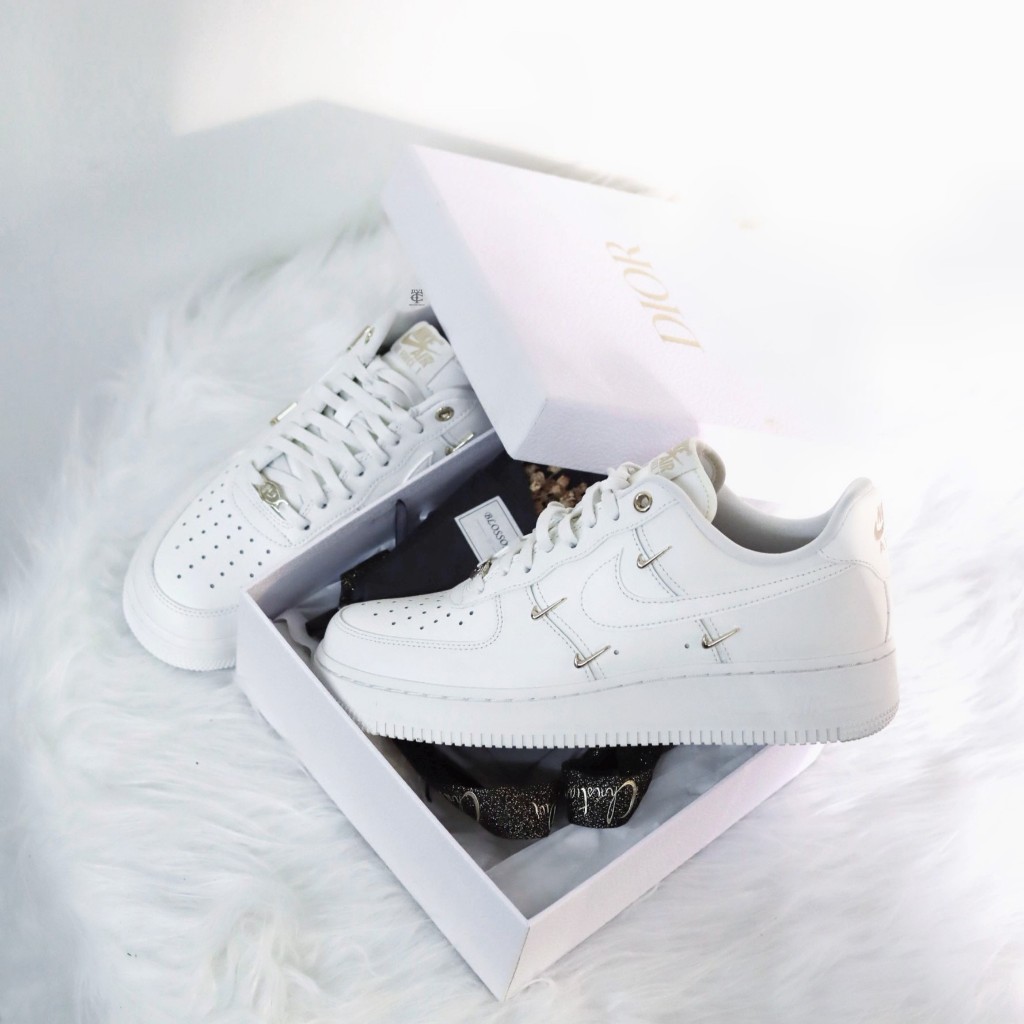 貳伍壹.TC】NIKE AIR FORCE 1 '07 LX 白金勾4小勾泫雅同款FV3654111