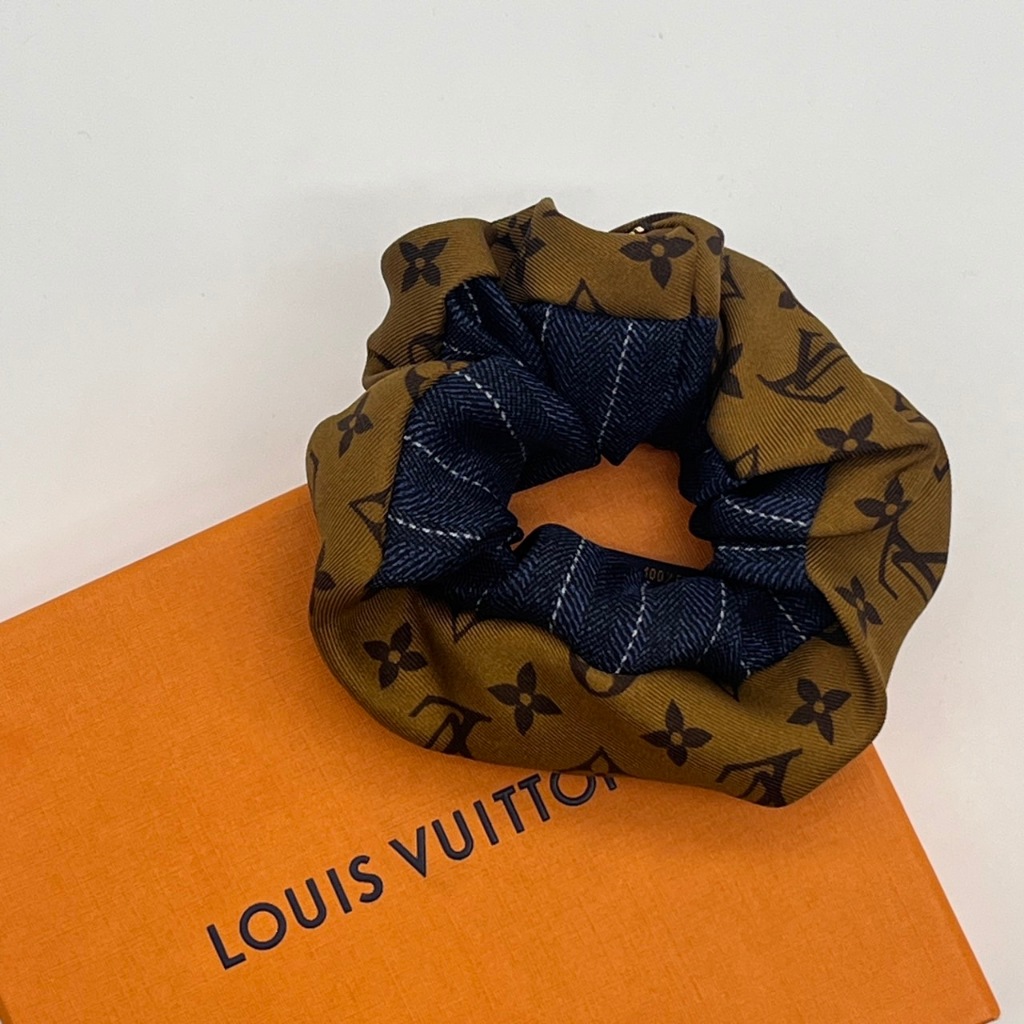 哈極品】美品《 Louis Vuitton LV 焦糖色字紋雙面拼接真絲髮圈/髮飾