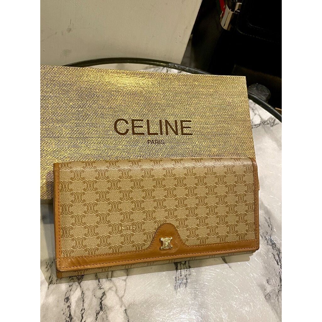 vintage CELINE 古董CELINE monogram 凱旋門Triomphe奶茶色老花對折口金釦長夾 | 蝦皮購物