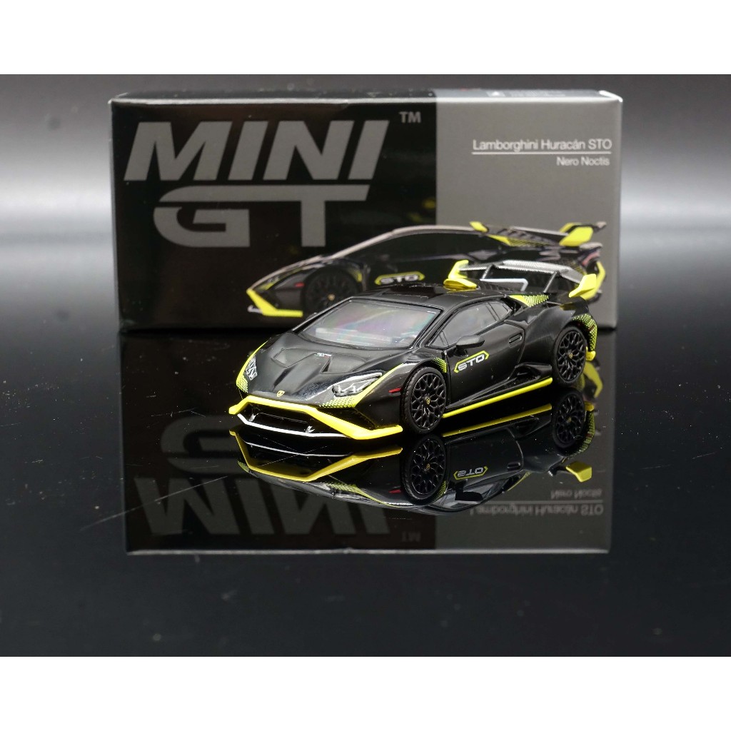 True Scale Miniatures Modelo de coche compatible con Lamborghini Huracán STO Nero Noctis Edición Limitada 1/64 Modelo fundido a troquel MGT00638