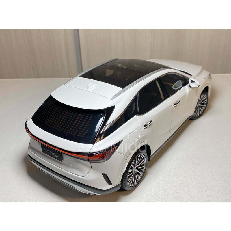 版1 18 レクサスRX450h+ ミニカー 模型 完成品 展示台 白 Lexus