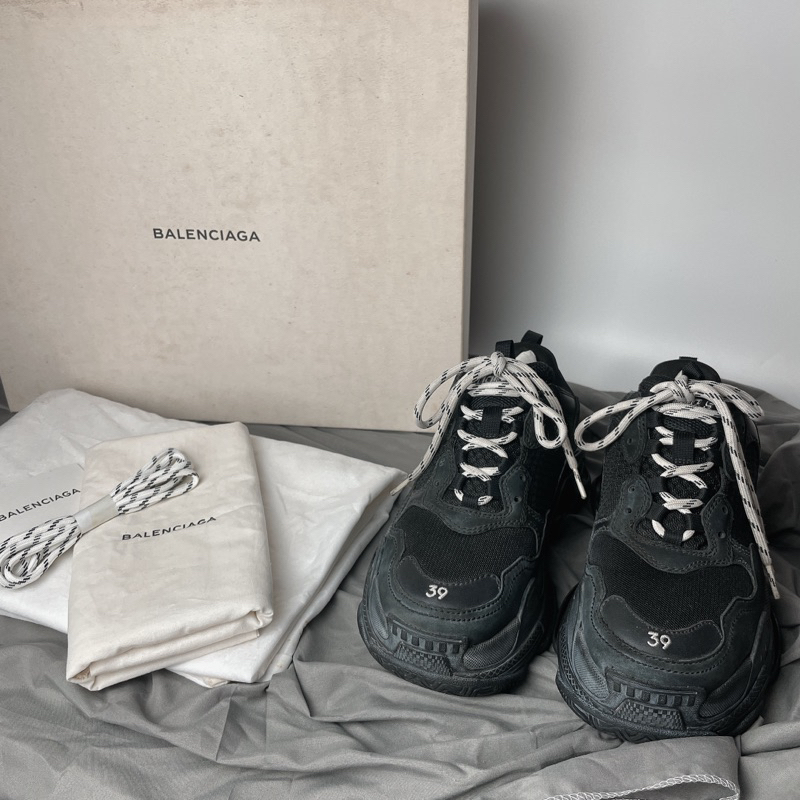 二手鞋💥 BALENCIAGA Triple S 巴黎世家復古運動鞋老爹鞋穿搭百搭款