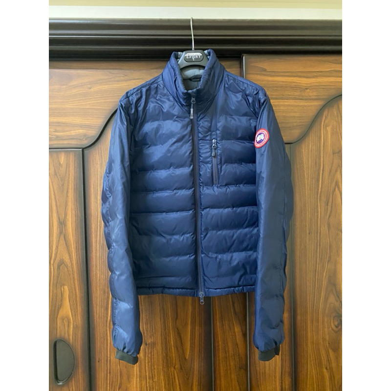 Canada goose lodge hot sale down jacket