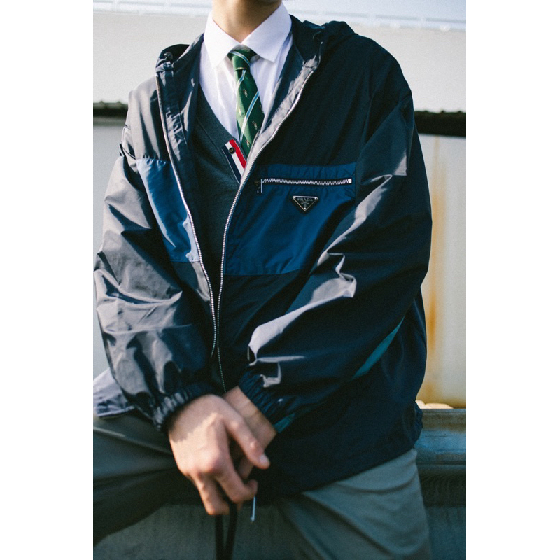 Prada Colorblock Hooded Nylon Jacket 經典 尼龍 拼色 連帽外套 風衣 三角鐵標 | 蝦皮購物