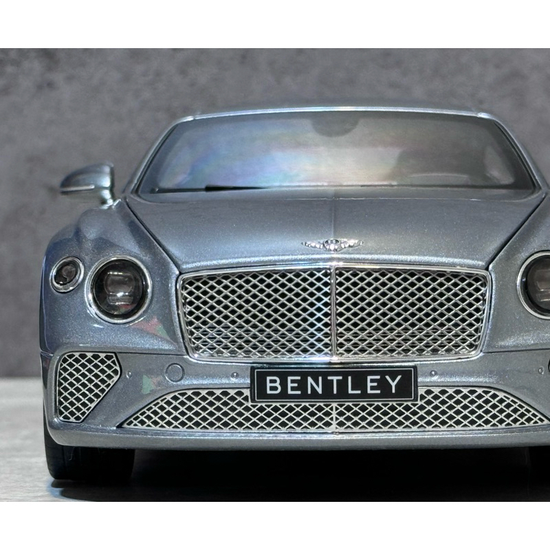 Modellautos Bentley Continental 1/18 Norev GT mettalic grün 2018