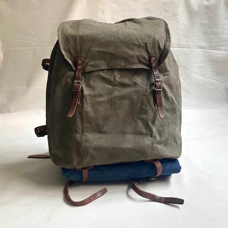 瑞典公發 Swedish Army M39 OG Rucksack 厚磅帆布 皮革背帶 鐵製支撐架 軍用後背包 古著 | 蝦皮購物