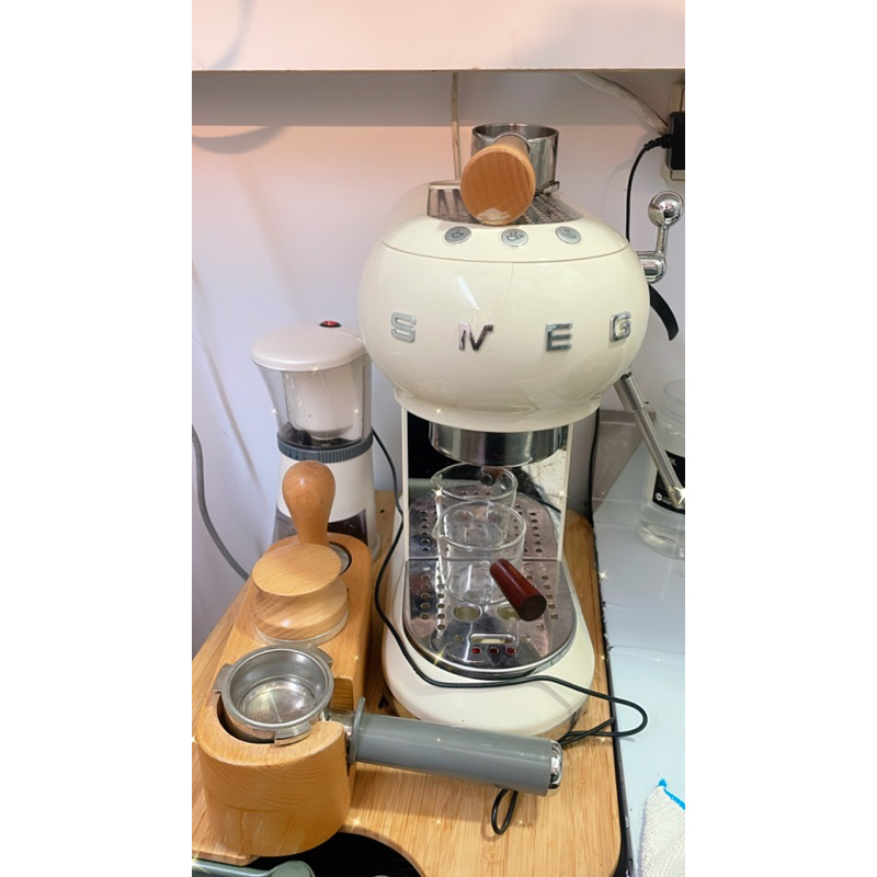 Smeg 50's Retro Style Coffee Grinder in Cream - CGF11CRUS