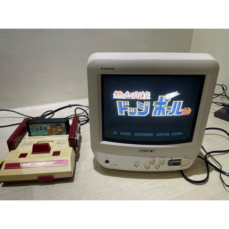 Sony TRINITRON CRT螢幕(KV-10PR1)日本製，玩任天堂紅白機最適合